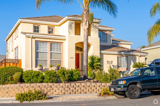 This community combines scenic beauty with upscale suburban living.