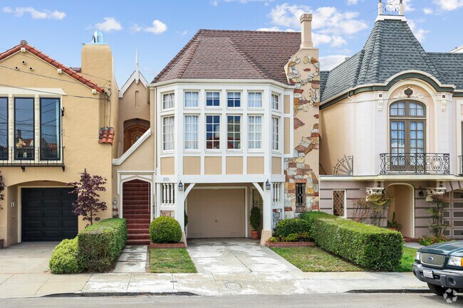 Homes in Inner Parkside are unique and colorful.
