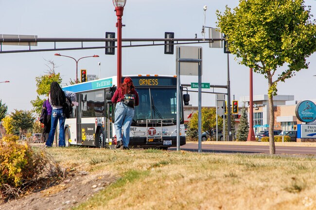 There are many bus stops around Thomas Park for easy transportation around Mankato.