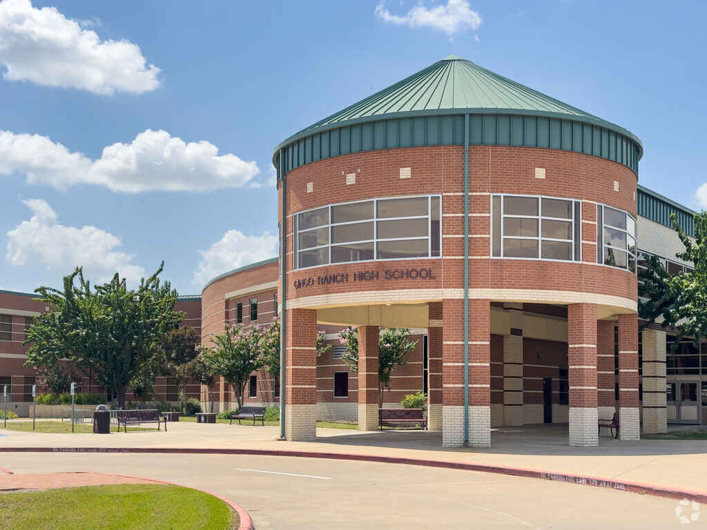 Cinco Ranch High School, Rankings & Reviews - Homes.com