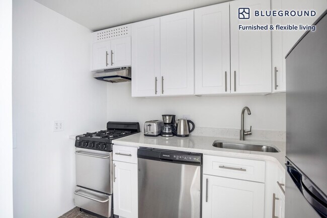 123 E 54th St unit FL4-ID1254, New York, NY 10022 - photo 7
