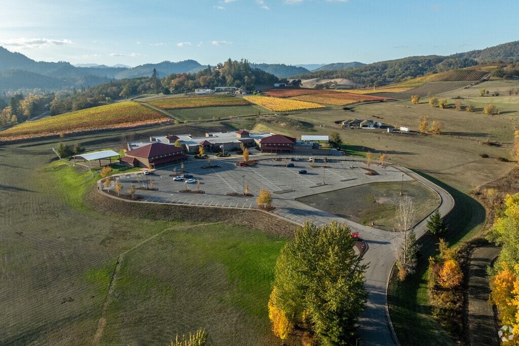 Brockway Elementary School is a newer public school in Winston, Oregon.