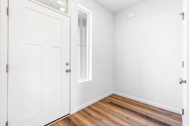 402 Amberly Ave, Grandview, WA 98930 - photo 4