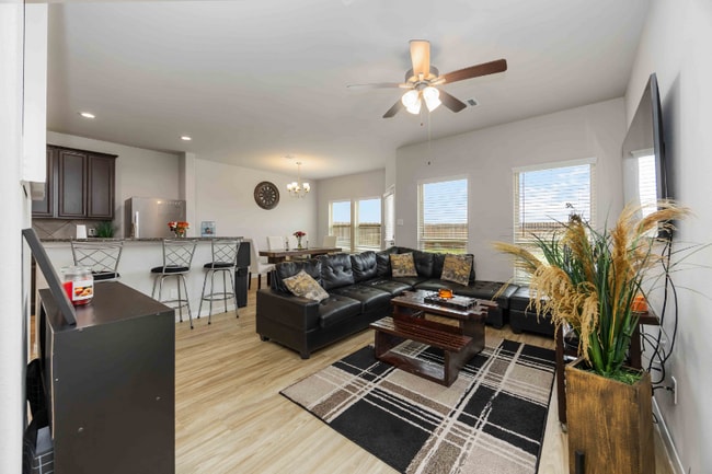 6526 MacRoom Meadows Ln, Houston, TX 77048 - photo 2