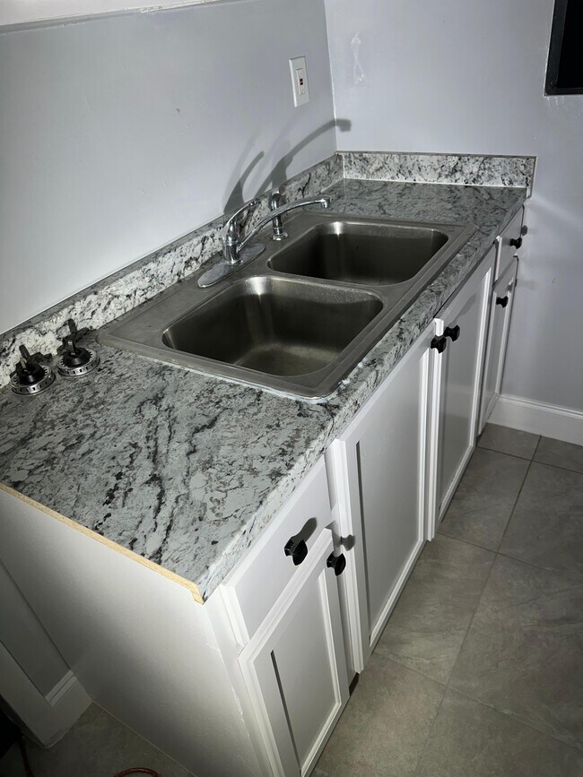 1039 Phelps St, Jacksonville, FL 32206 - photo 3