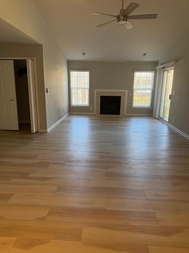 5560 Pine Aires Dr unit 5560 Pine Aires Dr, Sterling Heights, MI 48314 - photo 3