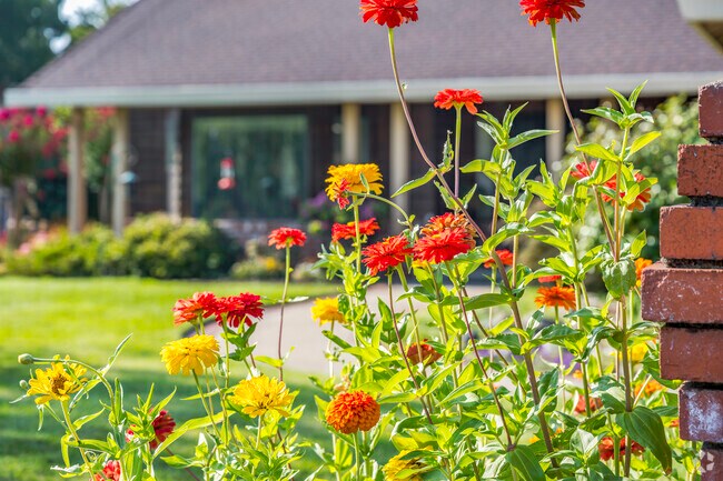 Some of the yards in Twinview have beautiful flower gardens.