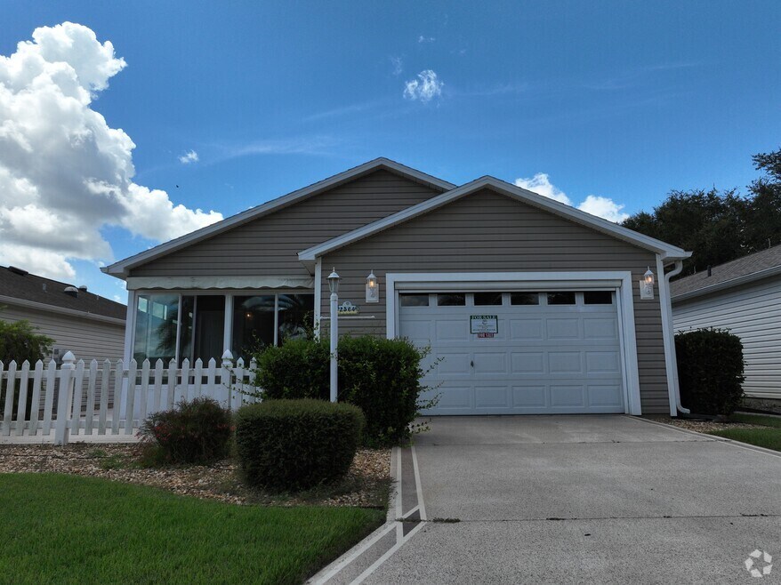 2564 Red Cedar Ln, The Villages, FL 32162 - photo 2