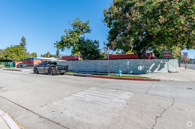 A wide view of Hadley Elementary School