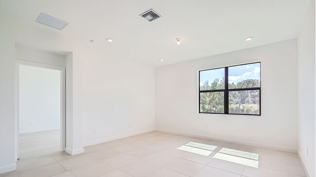 8851 SW Kanner Oaks Dr unit 36207150, Stuart, FL 34997 - photo 5