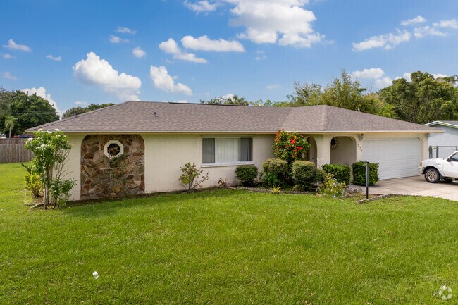 Belle Vue is considered to be a redeveloping central Fort Myers neighborhood.