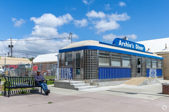 Take a seat and enjoy the afternoon in West Side Sioux City.