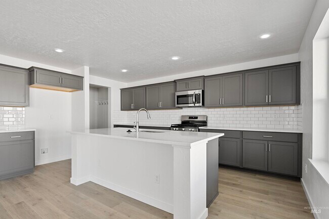 19317 Snowyside Way, Caldwell, ID 83605 - photo 5