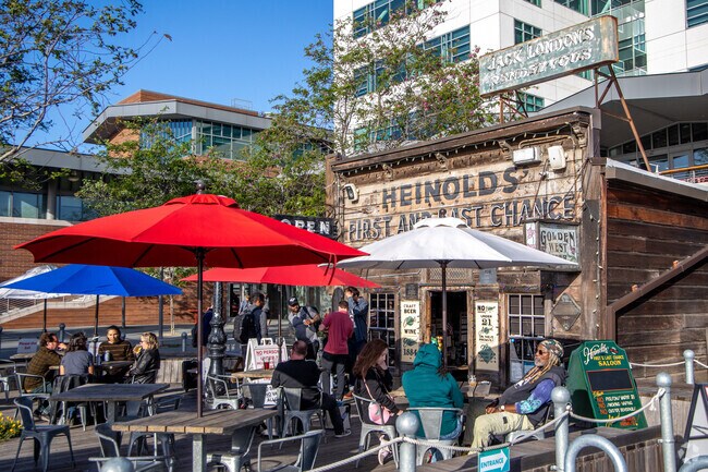 Heinold's has been catering to sailors & locals alike for over a century at Jack London Square.