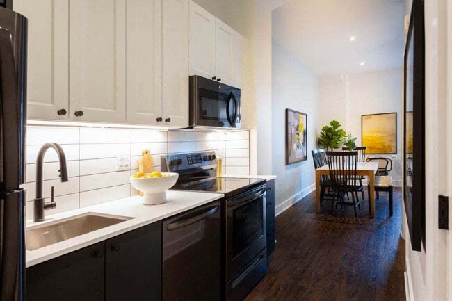 780 S 52nd St unit 10, Philadelphia, PA 19143 - photo 3