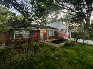 1527 Chandler St, Charleston, SC 29412