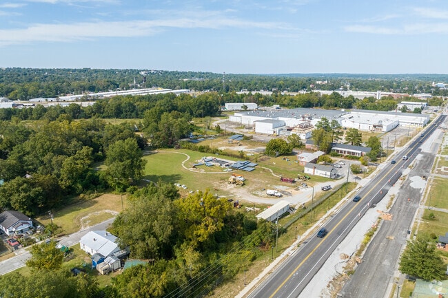 Turpin Hill is just a short drive from the heart of the entertainment district of Augusta.