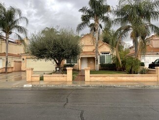 717 Periwinkle Ln, Perris, CA 92571