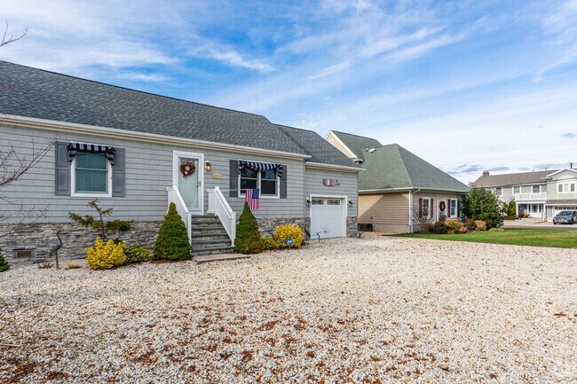 Cape Cod style homes can be found in Mantoloking, NJ.