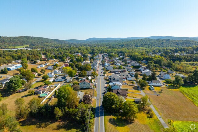 While small-town living defines Auburn, its two-lane roads lend themselves to broader city connections.