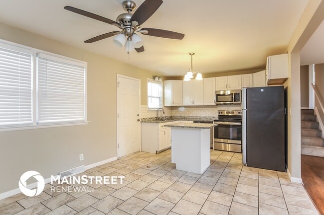 1006 SW Lakeview Blvd, Lees Summit, MO 64081 - photo 3