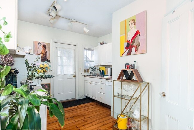 170 Austin St unit 2, Portsmouth, NH 03801 - photo 5