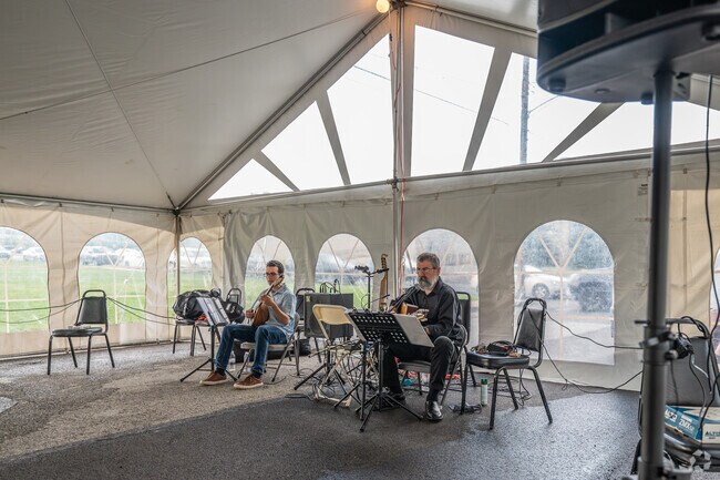 The annual Greek Food and Music Festival in Aliquippa delights locals with music.