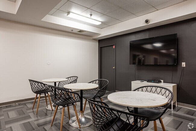 Royal Worcester Apartments, Worcester, MA 01610 - photo 6