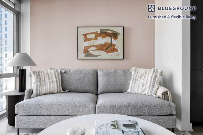 311 W Illinois St unit FL10-ID818, Chicago, IL 60654 - photo 2