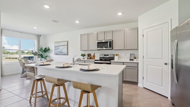 13128 Bending Creek Trail, Parrish, FL 34219 - photo 4