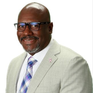 Kenneth Manor