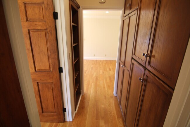 600 N Sweetzer Ave unit 6, Los Angeles, CA 90048 - photo 4