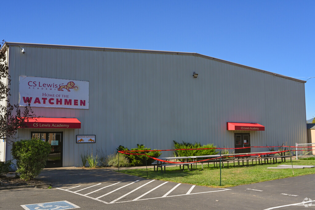 Cs Lewis Academy provides education in the neighborhood of 
Yamhill County.
