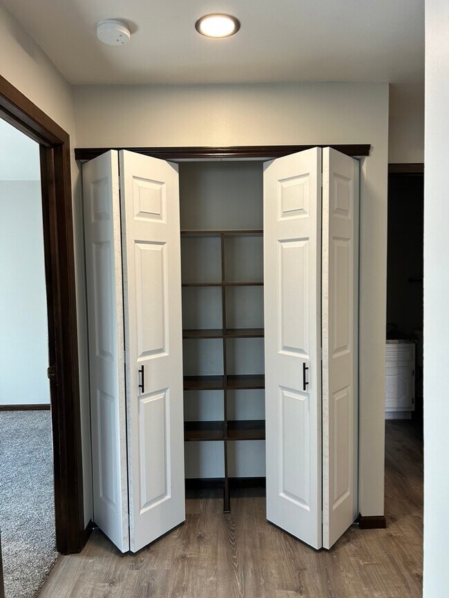 2125 Camelot Court, Appleton, WI 54915 - photo 6