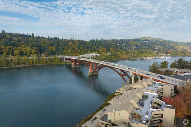 The Sellwood Bridge connects Dunthorpe to East Portland.