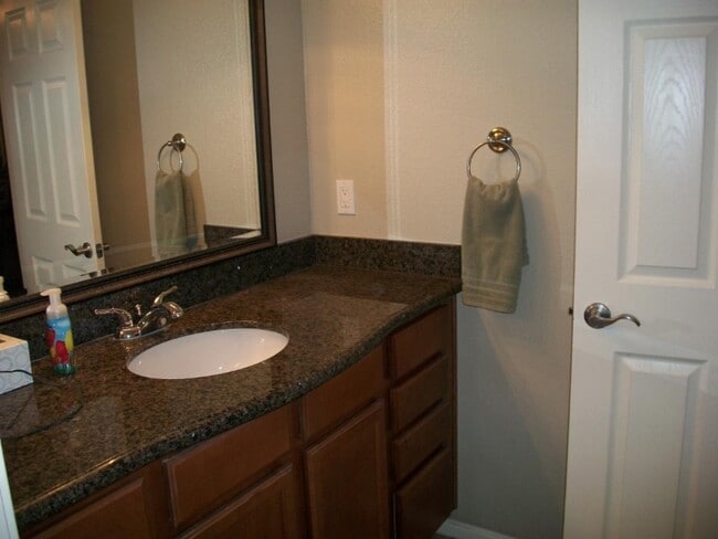 Valencia Apartments, Las Vegas, NV 89119 - photo 4