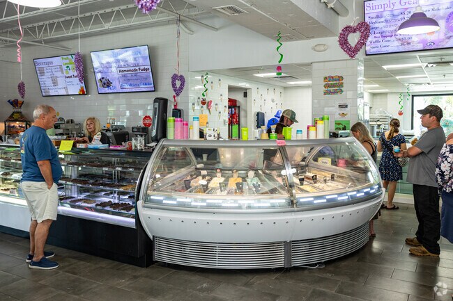 Simply Sweet has a great selection of ice cream and treats near Cleveland.