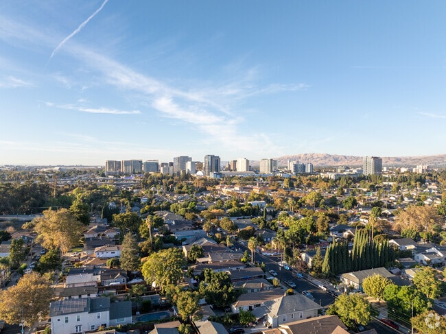 Luna Park is less than 3 miles from downtown San Jose.