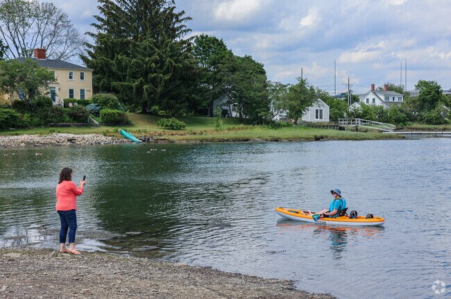 Locals enjoy kayaking and birdwatching along the shores of North Mill Pond in nearby Portsmouth.