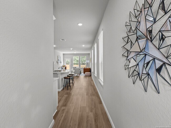 285 W Quill Dr, San Antonio, TX 78228 - photo 2