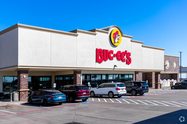 Grab your favorite jerky or brisket sandwich at the famous Buc-ee's while you're in Ennis.