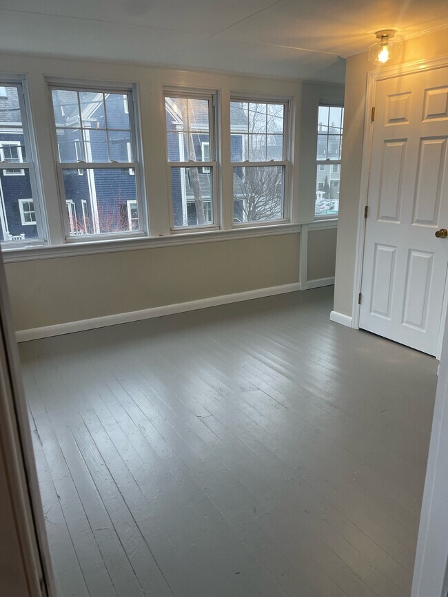 38 Madison St, Newburyport, MA 01950 - photo 6