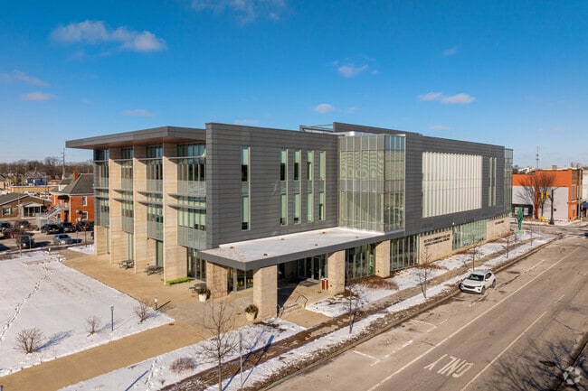 Ivy Tech Community College has many locations in Muncie.