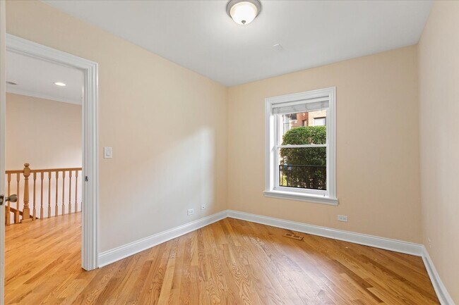 4016 N Central Park Ave unit 3w, Chicago, IL 60618 - photo 4