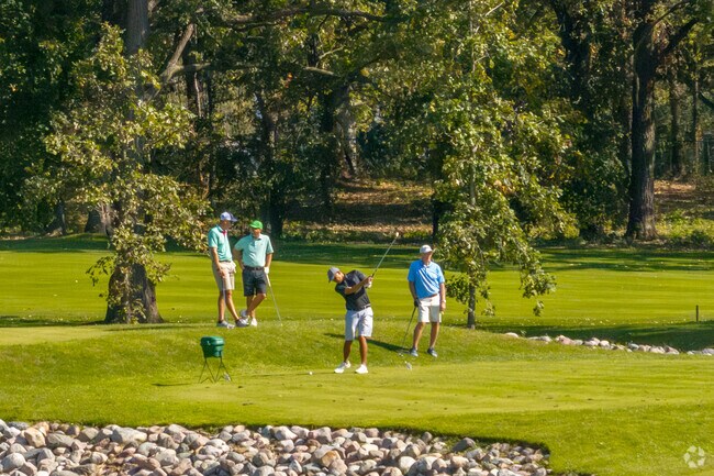 Cantigny Golf Course is a favorite among Cantigny residents.