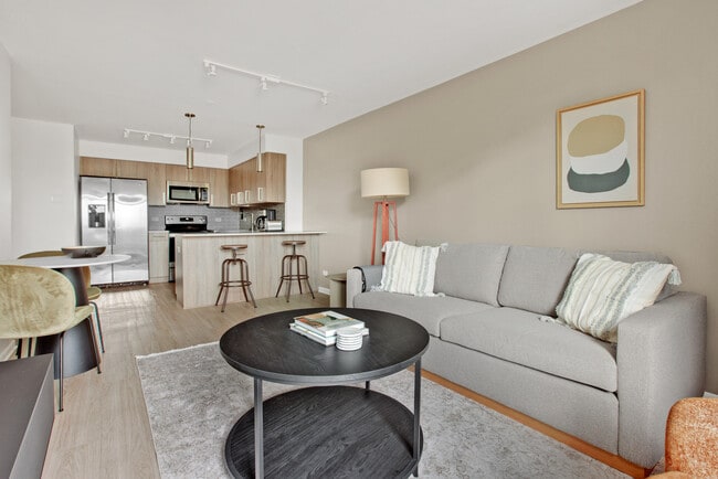 901 S Ashland Ave unit FL12-ID1384, Chicago, IL 60607 - photo 2