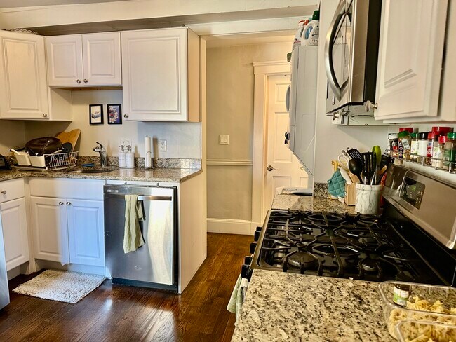 294 Windsor St unit 2, Cambridge, MA 02139 - photo 5