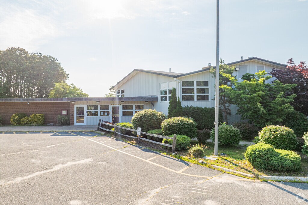 Welcome to Marguerite E. Small Elementary School located in West Yarmouth, MA.