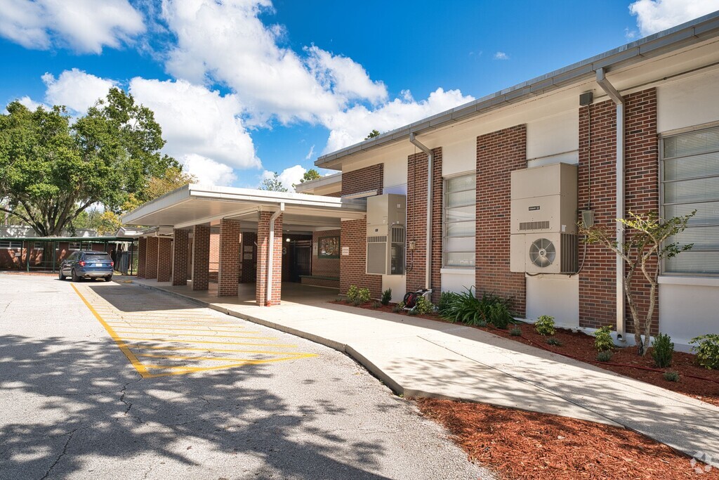 Wahneta Elementary School serves Wahneta students from Pre-K through the 5th grade.