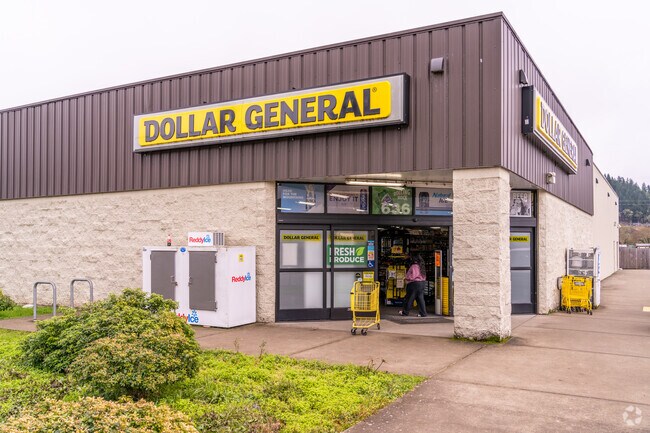 Chain shops can be found on Sutherlin's East Central Avenue.